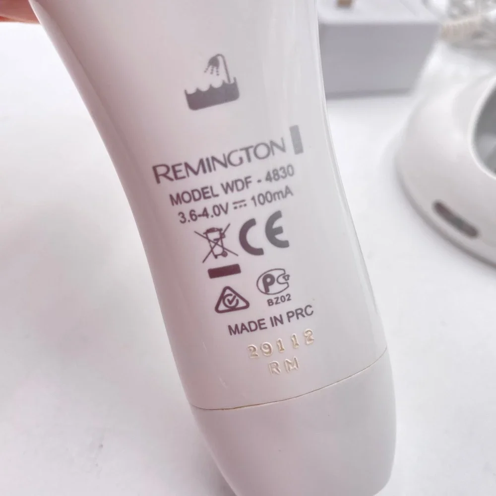 Remington‎ WDF-4830 Smooth & Silky Electric Shaver Womens White Wet/Dry Cordless
